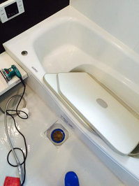 浴室清掃クリーニングのセット 鹿児島市谷山方面　浴槽のクリーニング完了　おそうじ本舗鹿児島西田店